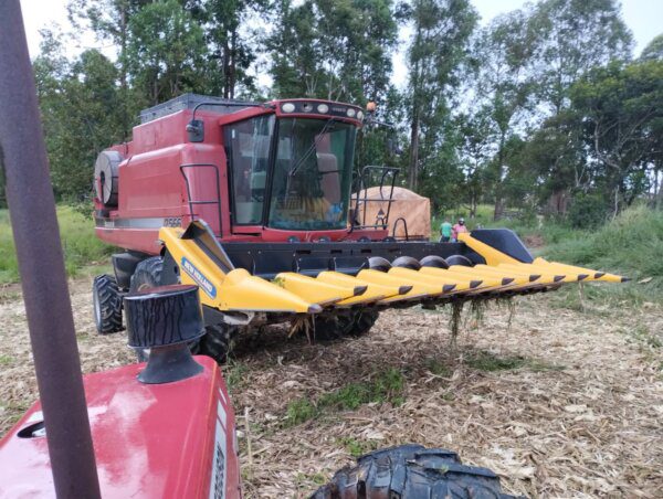 Colheitadeira Case IH | 2566 + PC 25 Pés | 2013