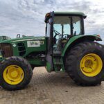 Trator John Deere | 6130J Cabinado | 2011