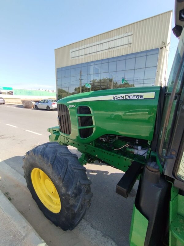 Trator John Deere | 6130J Cabinado | 2011