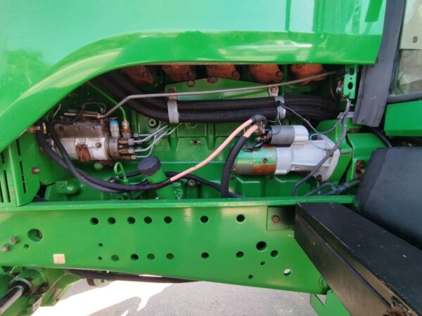 Trator John Deere | 6130J Cabinado | 2011