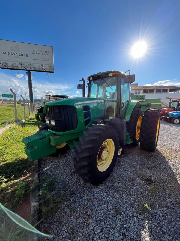 Trator John Deere | 6145J Dual | 2014
