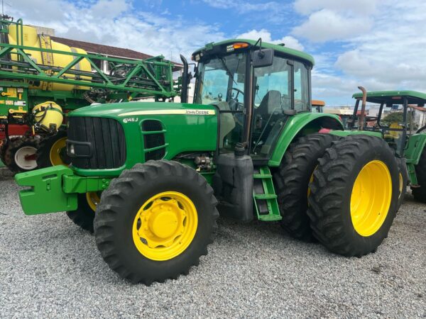 Trator John Deere | 6145J Dual | 2014