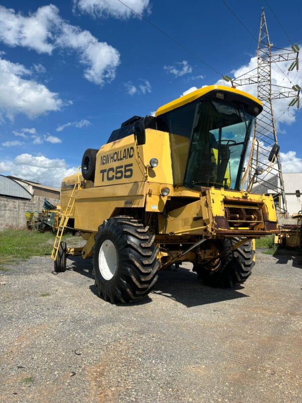 Colheitadeira New Holland | TC55 + Plataforma de Corte 13 Pés | 2004