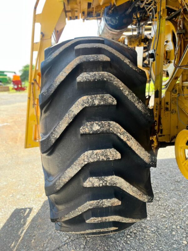 Colheitadeira New Holland | TC55 + Plataforma de Corte 13 Pés | 2004