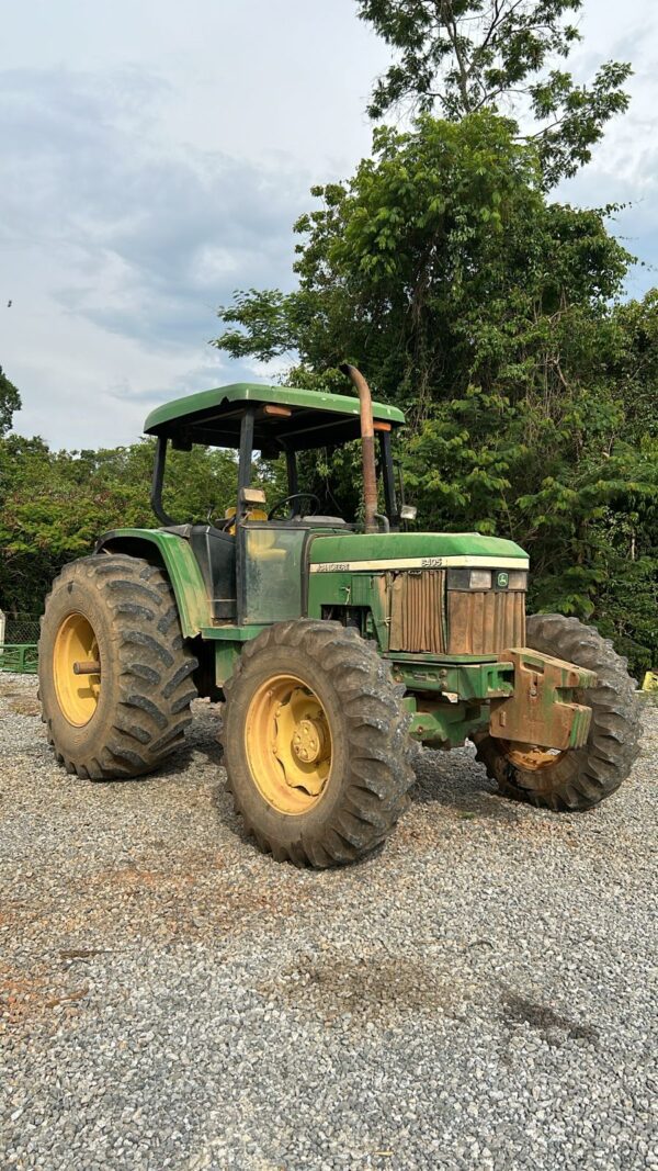 Trator John Deere | 6405 | 2003