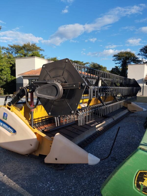 Plataforma New Holland | 25 Draper | 2018