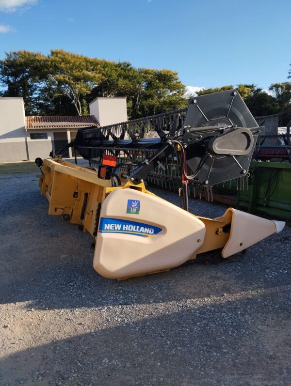 Plataforma New Holland | 25 Draper | 2018