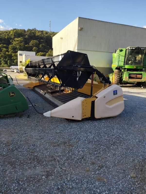 Plataforma New Holland | 25 Draper | 2018