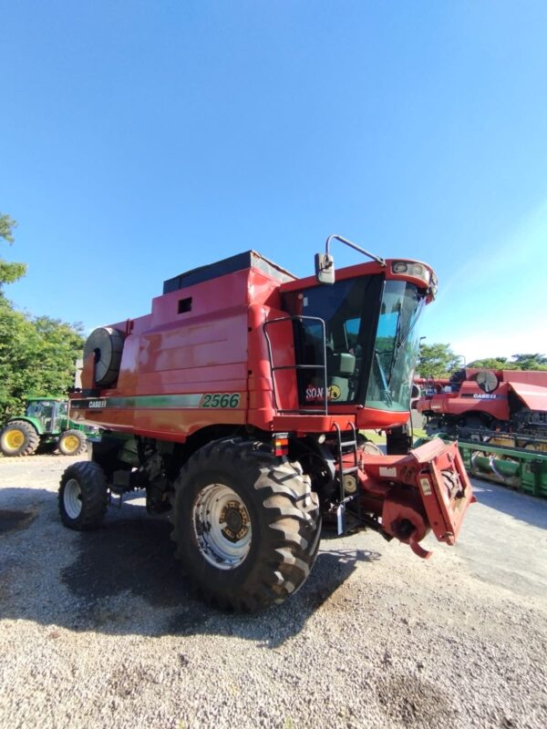Colheitadeira Case IH | 2566 + PC 25 Pés | 2011