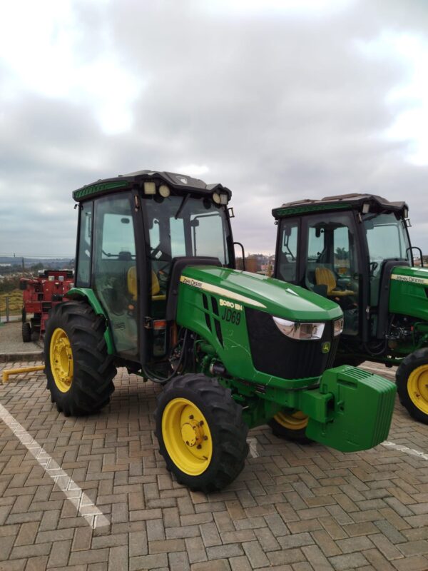 Trator John Deere l 5080EN Cabinado l 2022