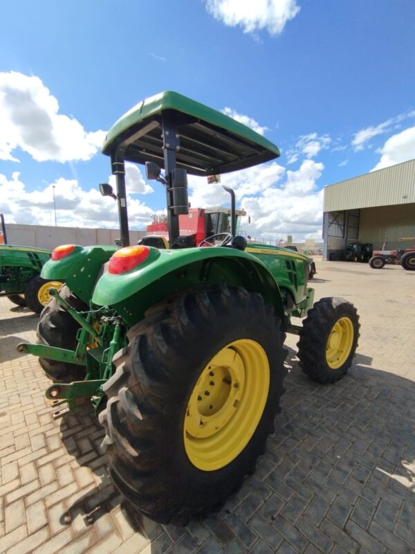 Trator John Deere l 5090E l 2023