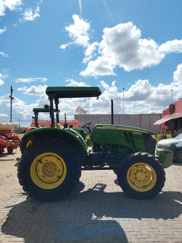 Trator John Deere l 5090E l 2023