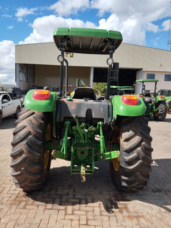 Trator John Deere l 5090E l 2023