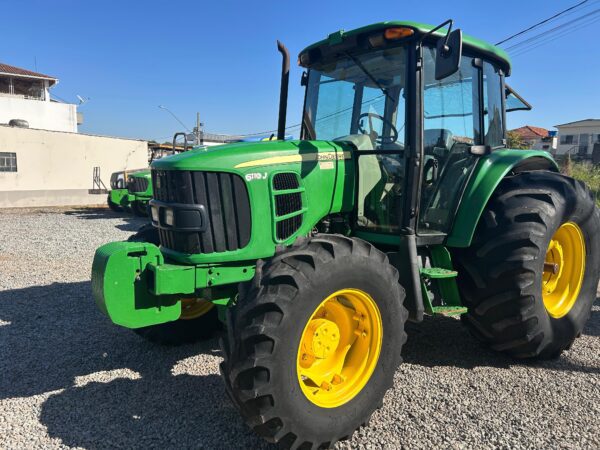Trator John Deere l 6110J Cabinado l 2013