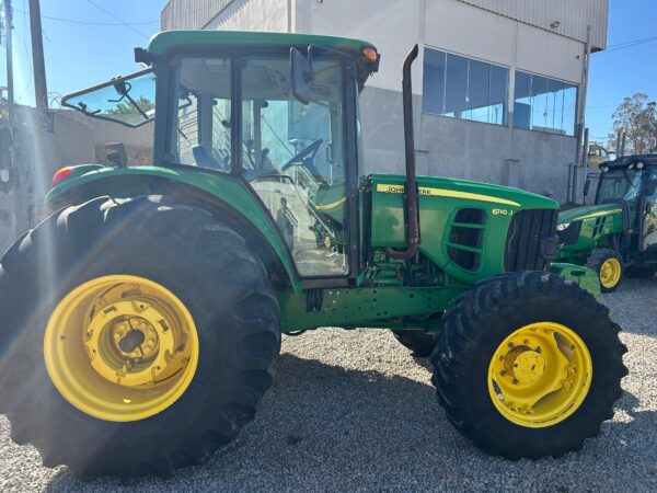 Trator John Deere l 6110J Cabinado l 2013