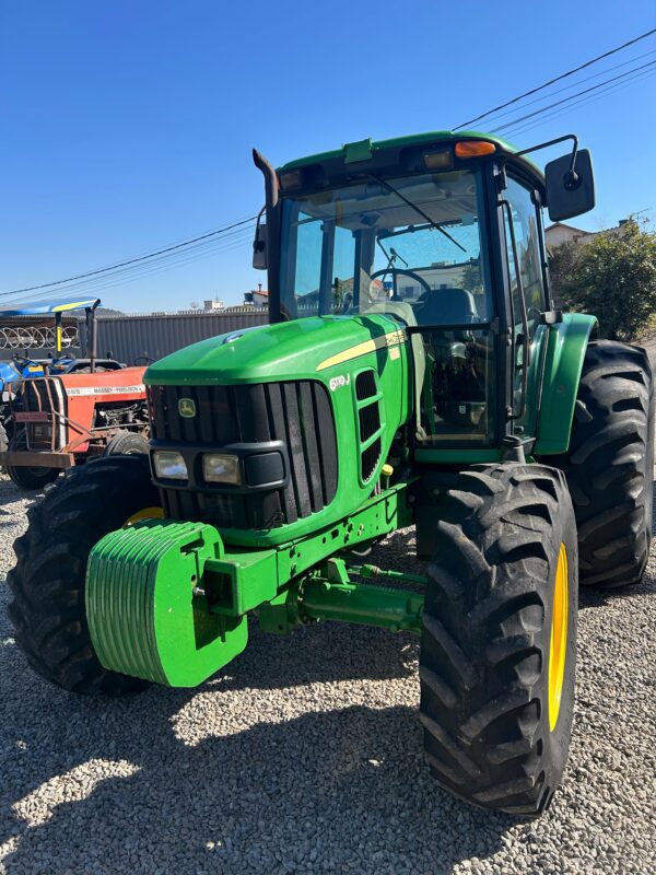 Trator John Deere l 6110J Cabinado l 2013