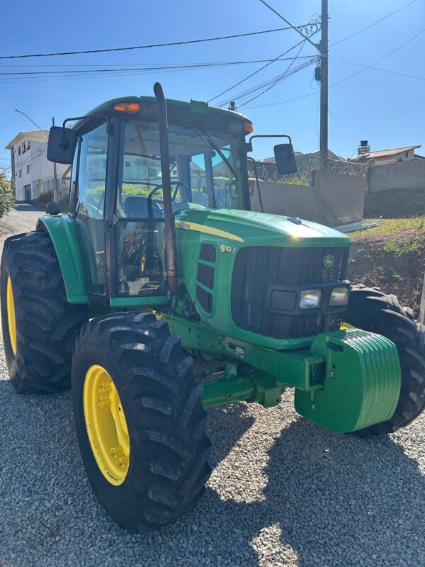 Trator John Deere l 6110J Cabinado l 2013
