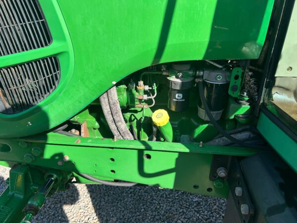 Trator John Deere l 6110J Cabinado l 2013