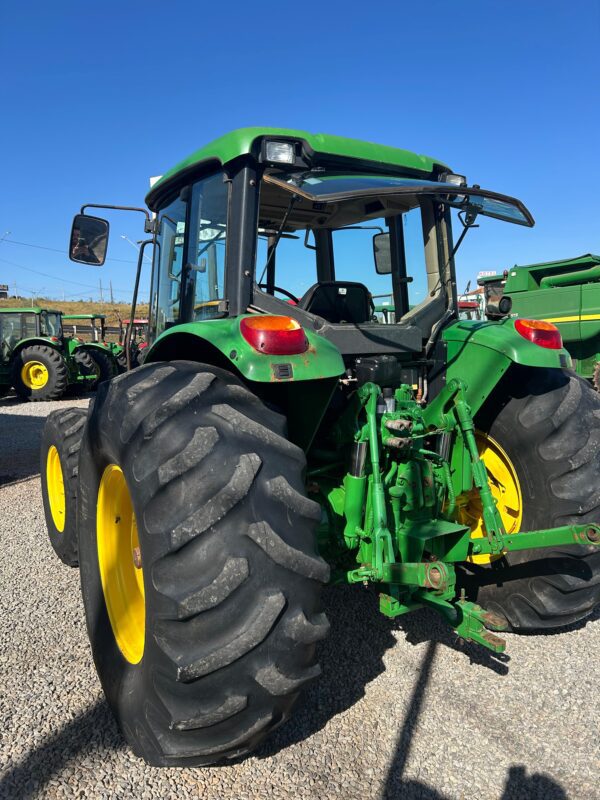 Trator John Deere l 6110J Cabinado l 2013