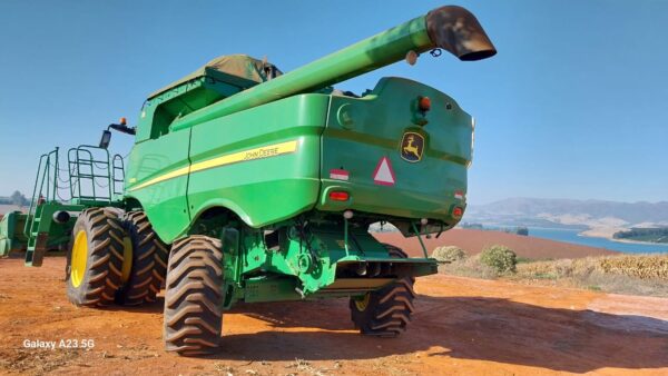 Colheitadeira John Deere | S550 + PC 625 | 2017