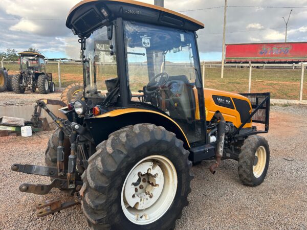 Trator Valtra l A83F l 2020
