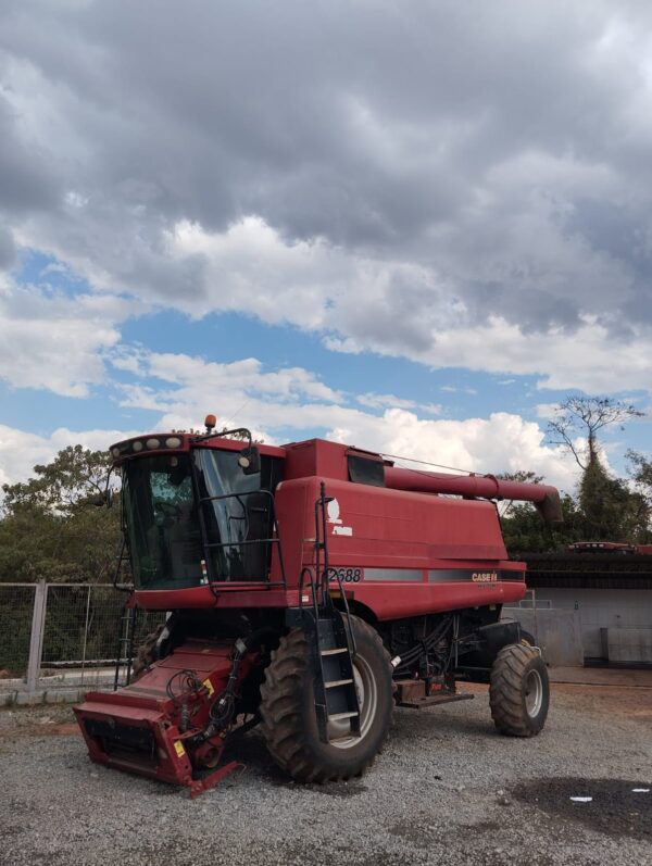 Colheitadeira Case IH | 2688 + PC 30 Pés + PM 10x50 | 2012