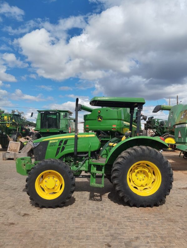 Trator John Deere l 5090E l 2023