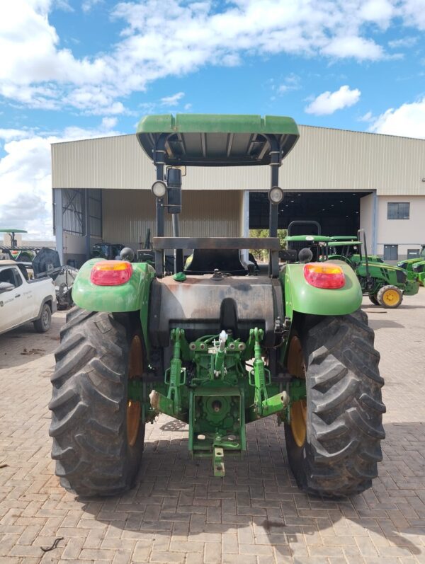 Trator John Deere l 5090E l 2023