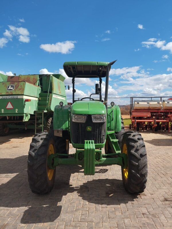 Trator John Deere l 5090E l 2023