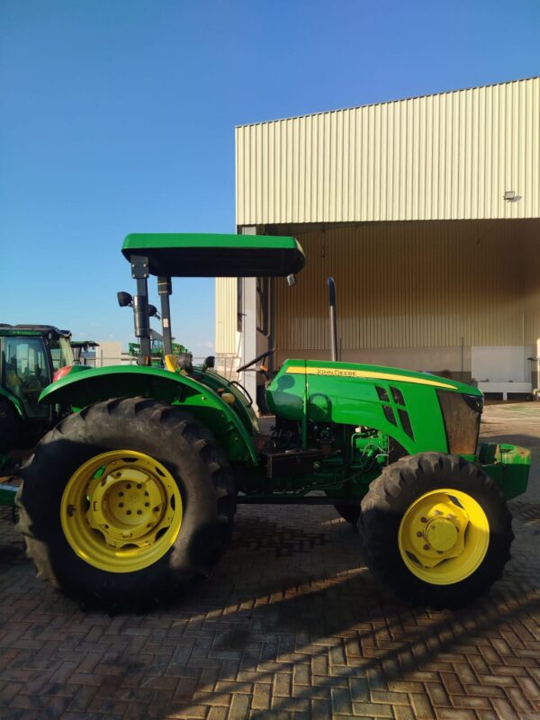 Trator John Deere l 5090E l 2023