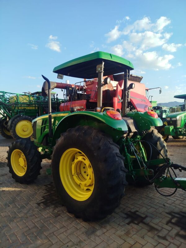 Trator John Deere l 5090E l 2023