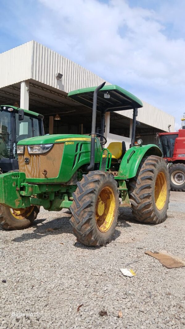 Trator John Deere l 5090E l 2022