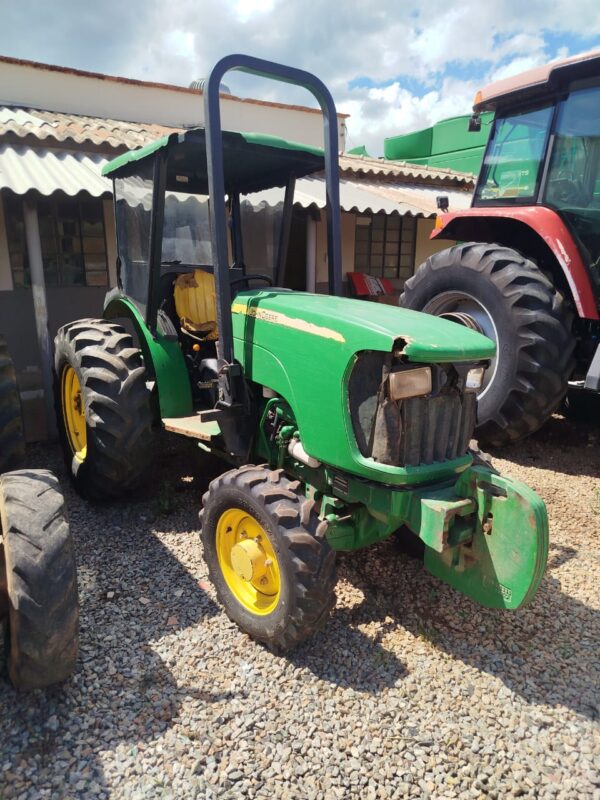Trator John Deere l 5075EF l 2015