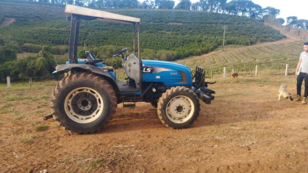 Trator LS l U60 l 2016