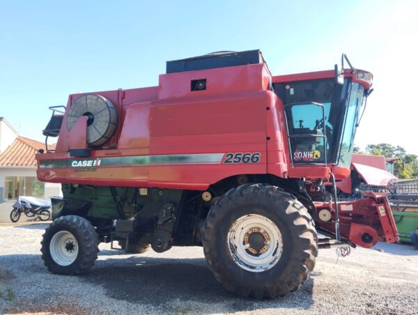 Colheitadeira Case IH | 2566 + PC 25 Pés | 2011