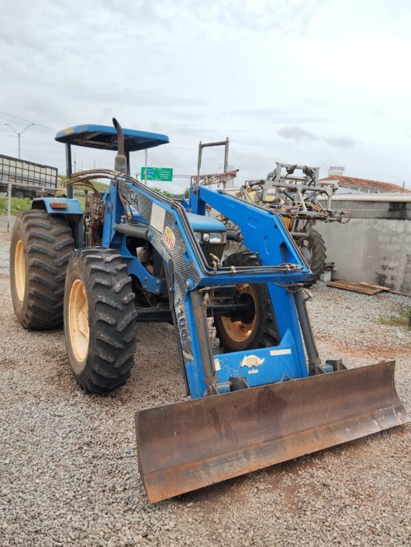 Trator New Holland | 7630 + Lâmina + Kit Bag | 2008