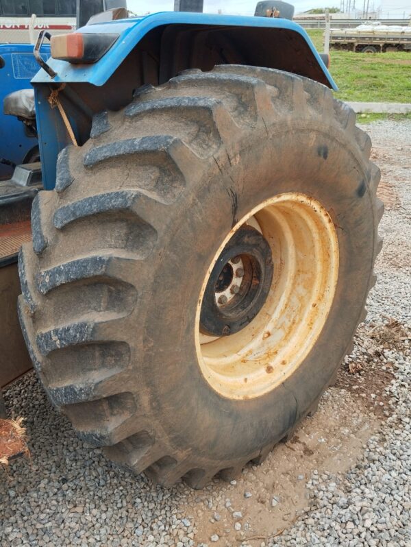 Trator New Holland | 7630 + Lâmina + Kit Bag | 2008