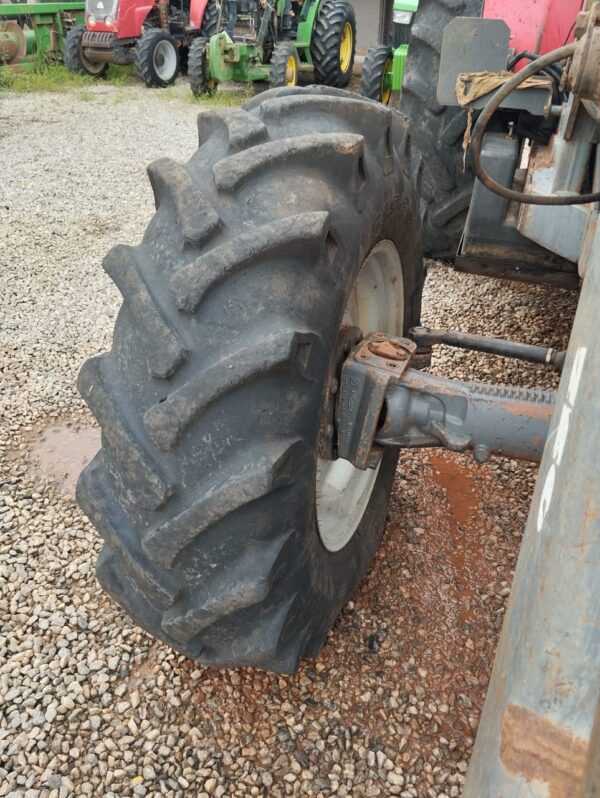 Trator Massey Ferguson | 4297 + Lâmina | 2012