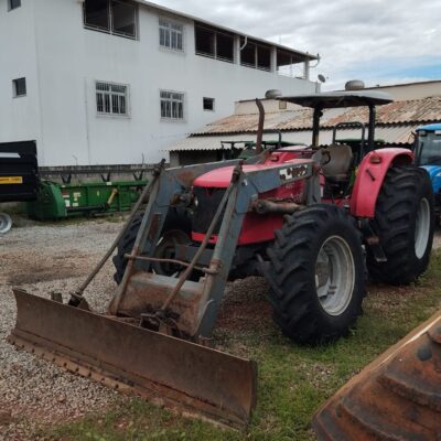 Trator Massey Ferguson | 4297 + Lâmina | 2012