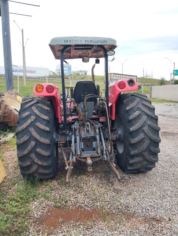 Trator Massey Ferguson | 4297 + Lâmina | 2012