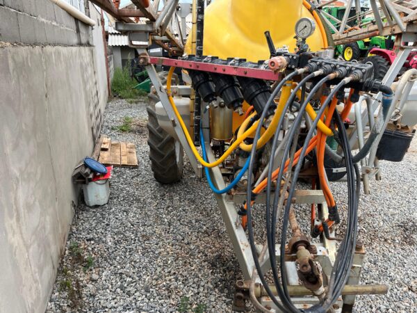 Pulverizador de Arrasto Ko | 2.000 Litros | 2012