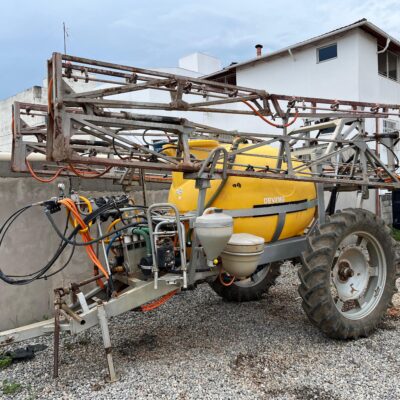 Pulverizador de Arrasto Ko | 2.000 Litros | 2012