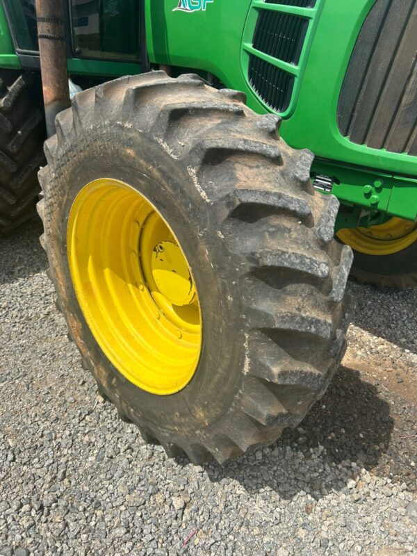 Trator John Deere | 6210J Cabinado | 2017