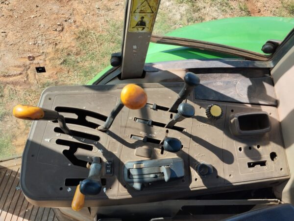 Trator John Deere | 6180J Cabinado | 2016